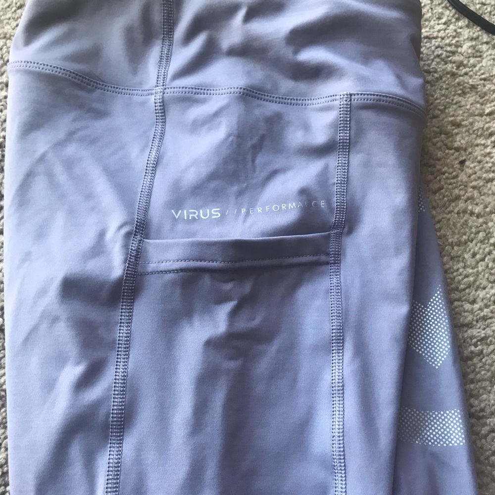 Virus Stay Cool Compression Crop